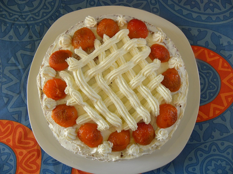 Caramelized peppermint Apricot Torte image