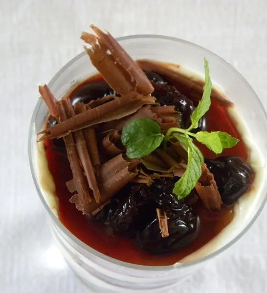 No bake Sour Cherries Cheesecake (agriovyssino)