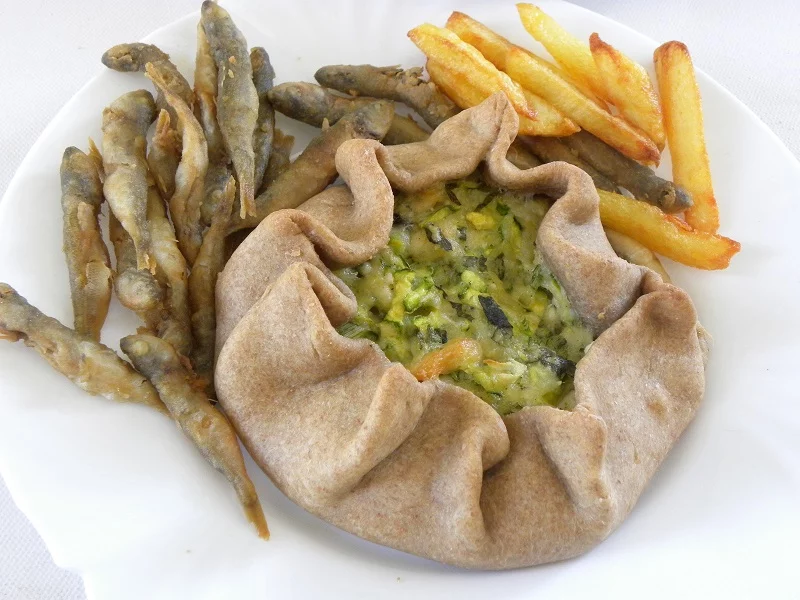 koukoulopita with fish and fries image