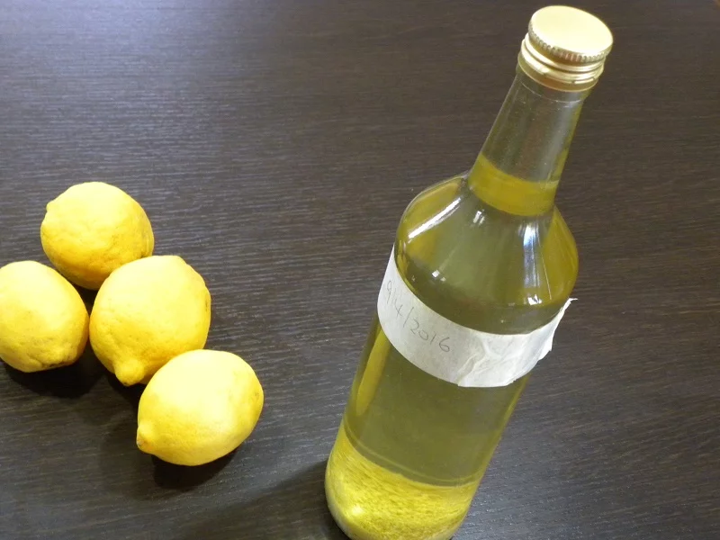 Limoncello made with zest image