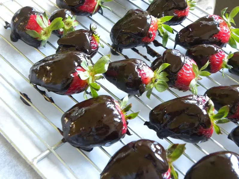 Vegan choco-strawberries image