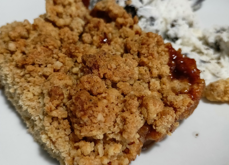 Apple crumble with ice cream image