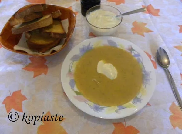 Leek and taro soup