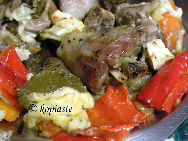 gkioulpassi with peppers and cheese