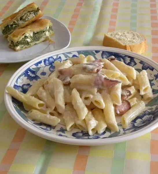 Greek-style Carbonara with Bacon and Greek Yoghurt