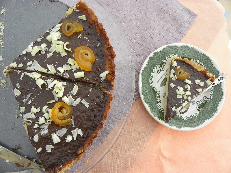 Chocolate tart with bergamot image