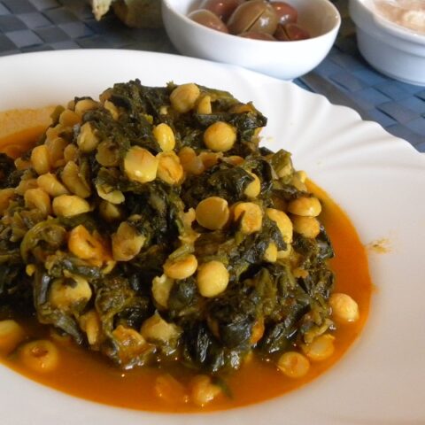 stewed chickpeas with spinach image