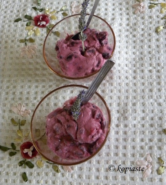 Yoghurt Cherry lavender cream