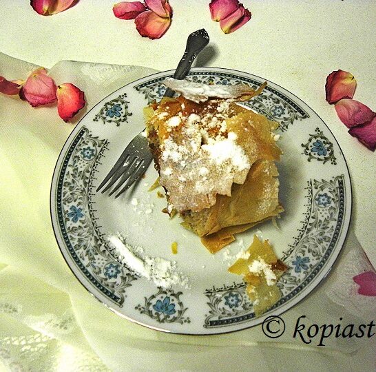 Apfelstrudel (Apple Strudel)