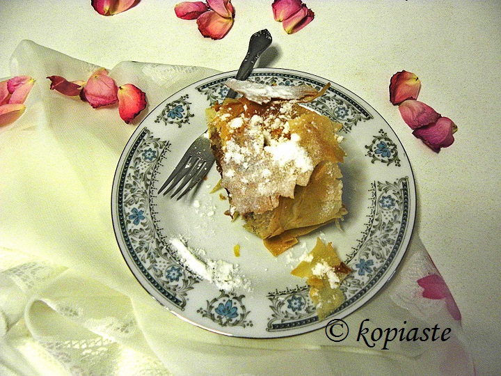 apple strudel in a blue plate image.jpg