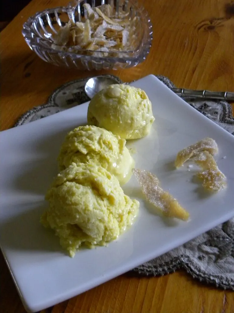 Frozen melon with Greek yoghurt honey and saffron image