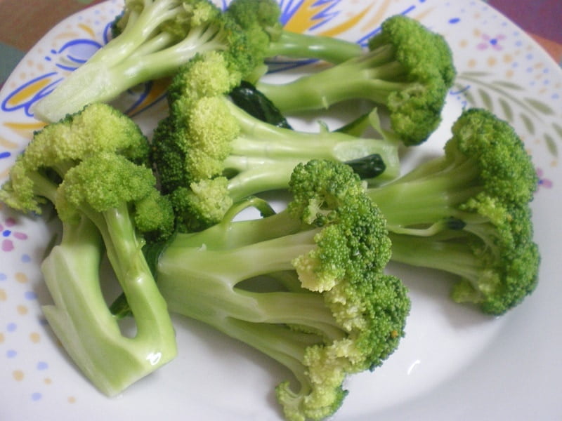 Cooked broccoli image