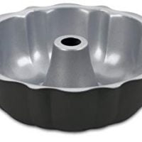 Cuisinart AMB-95FCP Chef's Classic Nonstick Bakeware 9-1/2-Inch Fluted Cake Pan
