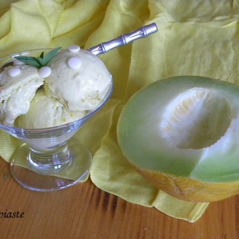 The Best Frozen Greek Yoghourt and Melon with Honey and Saffron