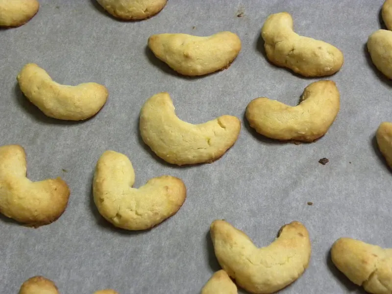 Baked vanillekipferl cookies image