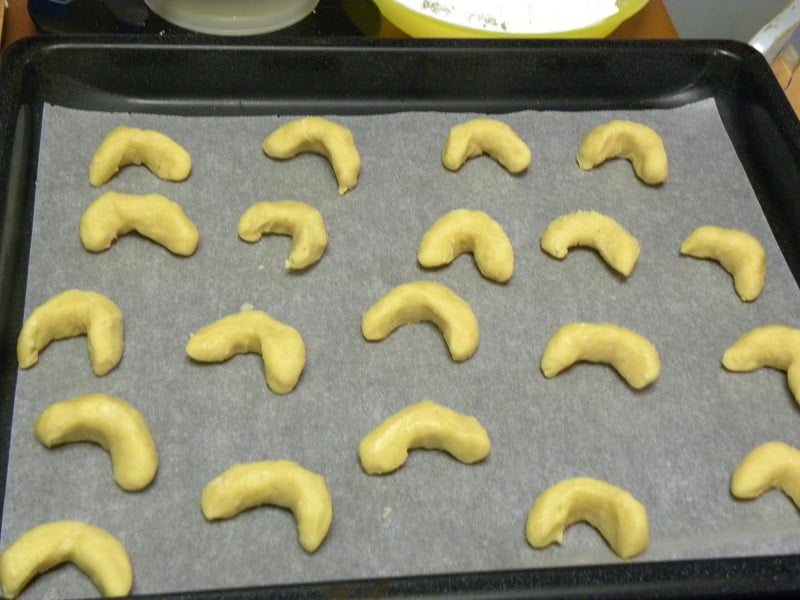 Shaping vanillekipferl cookies image