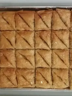Baklavas in a baking tray image
