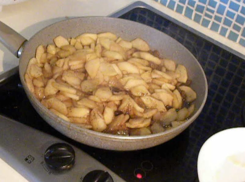 imagine de umplere a plăcintei cu mere