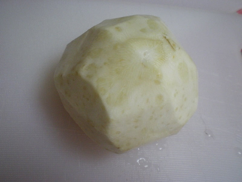 Celeriac after cleaning image