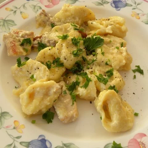 Homemade chicken tortellini carbonara image