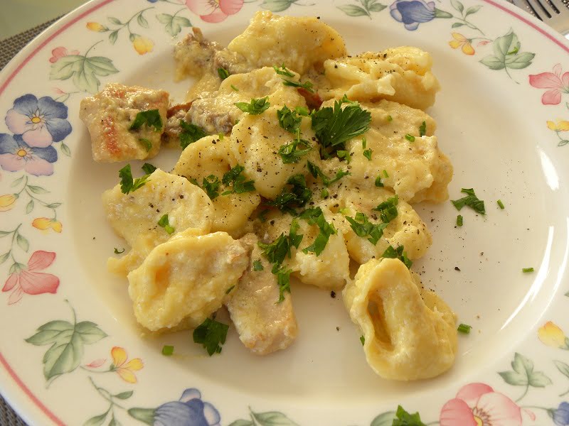 Homemade chicken tortellini carbonara image
