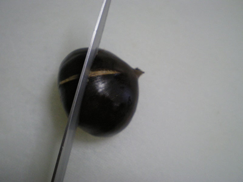 scoring chestnuts image