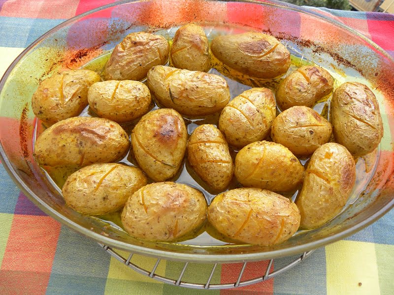Greek Lemony roasted potatoes image