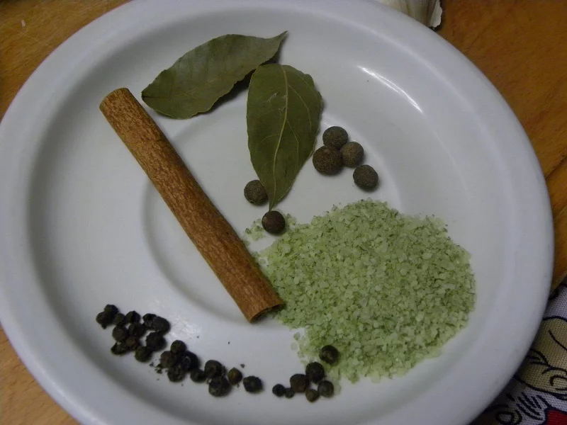 spices cinnamon sea salt black pepper allspice and bay leaf image