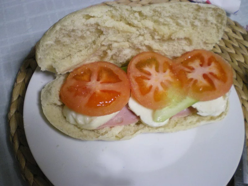 sandwich with pita bread image
