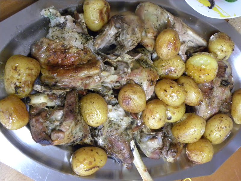 lamb psito with baby potatoes image