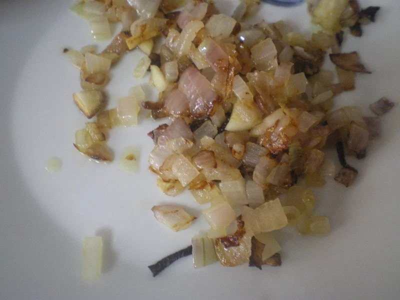 Sauteed onion and garlic image