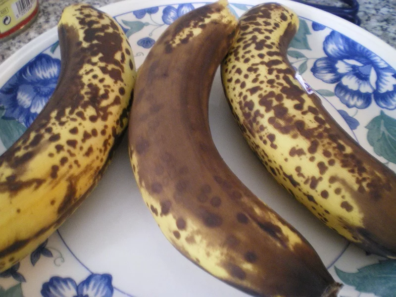 ripe bananas image