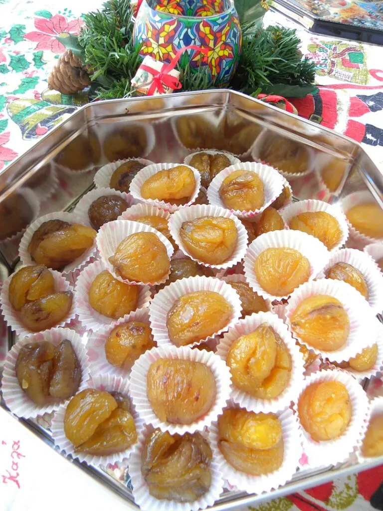 A box with candied chestnuts image