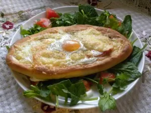 Peinirli with an Eggs image
