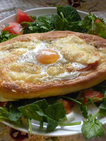 Peinirli with an Eggs image