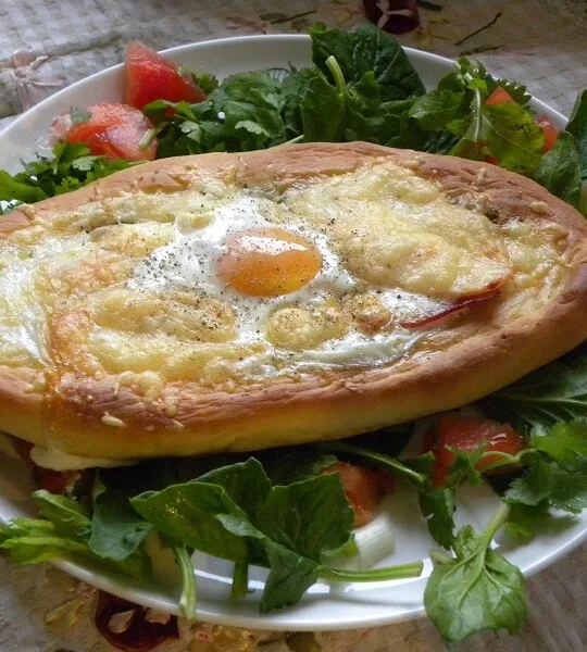 Peinirli (Gondola Shaped Greek Cheese Pizza)