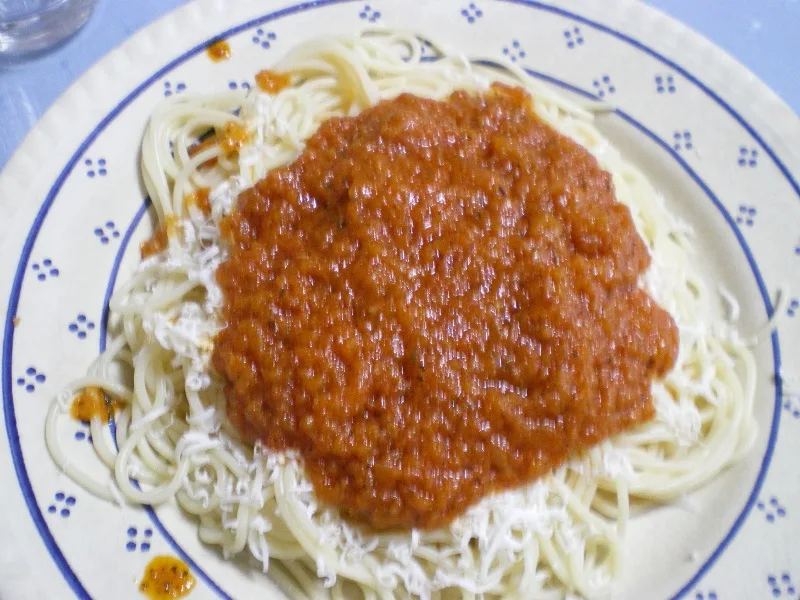 Greek spaghetti with meat sauce image