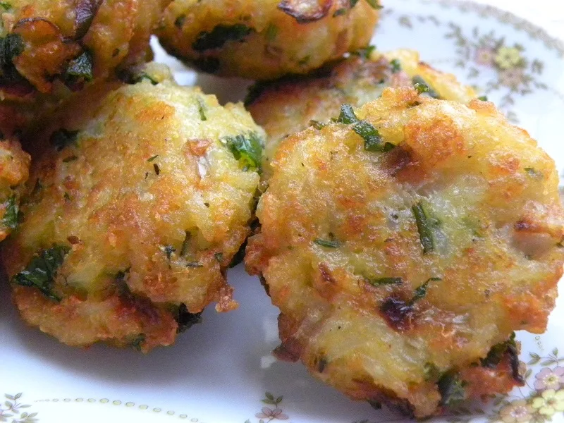 rice patties ryzokeftedes image