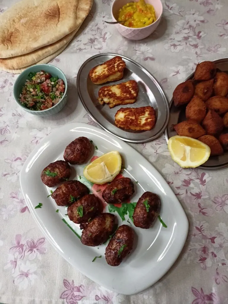 Sheftalia and other Cypriot food image