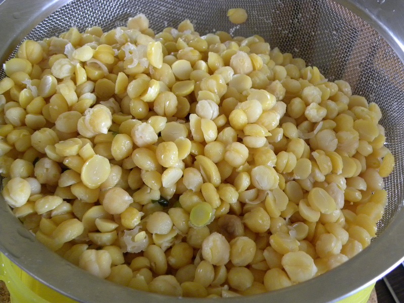 Boiled chickpeas image