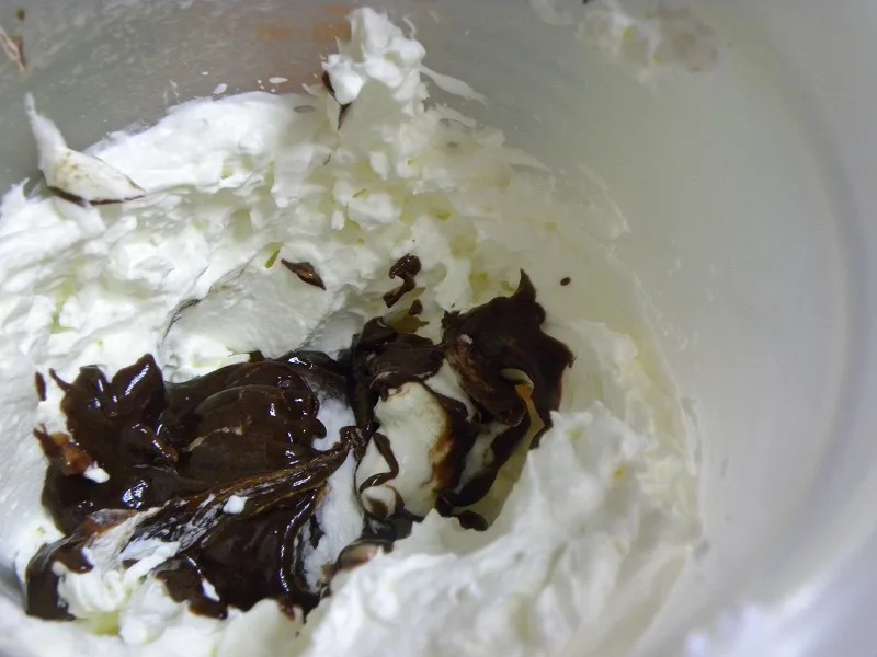 Making the dark whipped cream image
