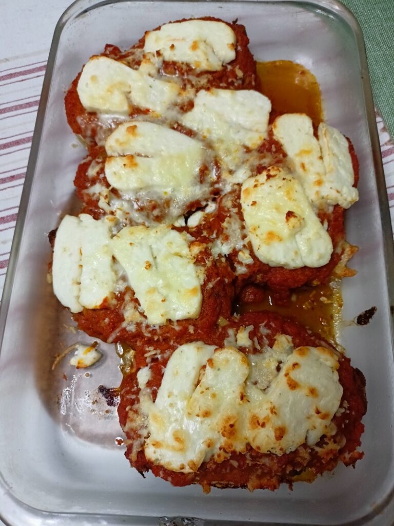 Baked Chicken Parmesan with Halloumi image