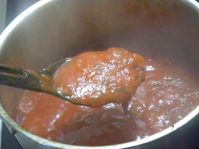 Cooking marinara sauce image