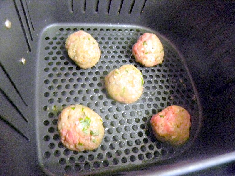 Meatballs in the air fryer image