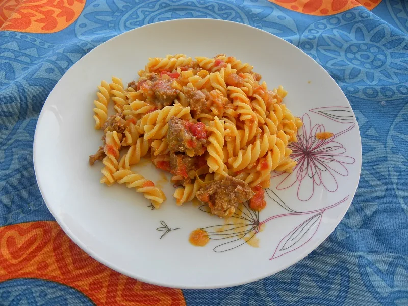 Fusilli with sausage and feta picture