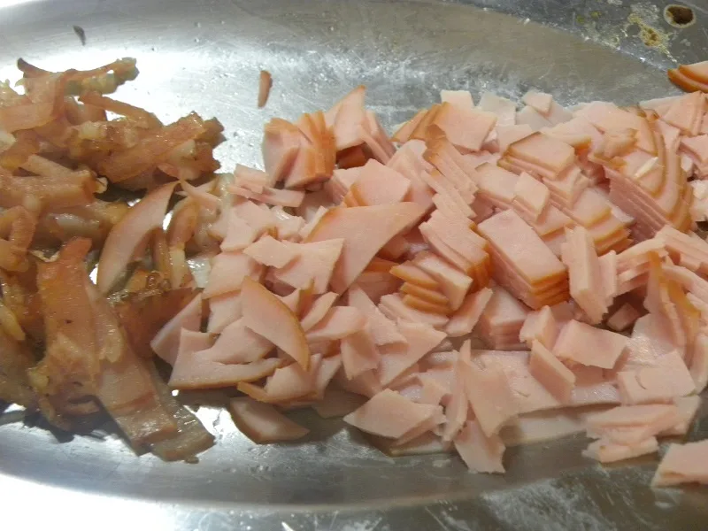 Cooked bacon and smoked turkey image