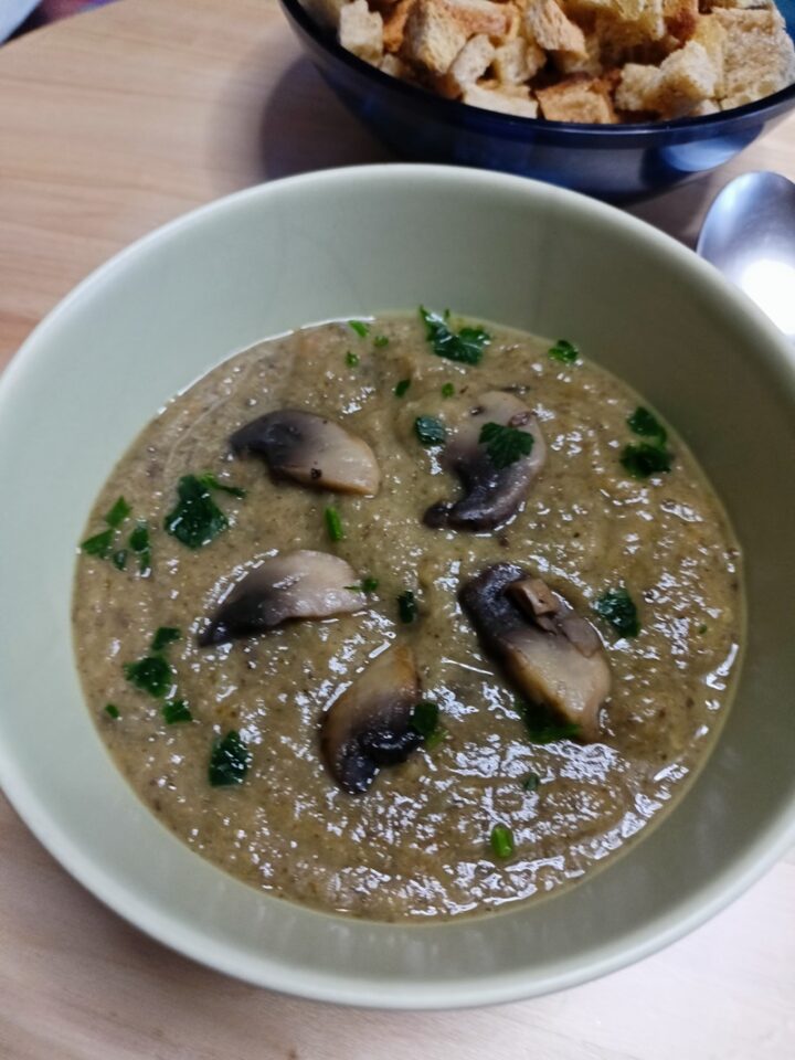 Mushroom Soup - Kopiaste..to Greek Hospitality