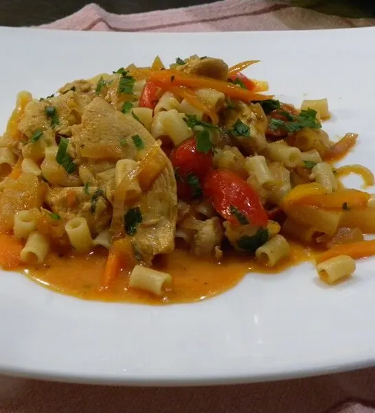 Greek-inspired Chicken and Veggie Stir Fry