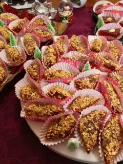 Kydonopasto with roasted almonds image