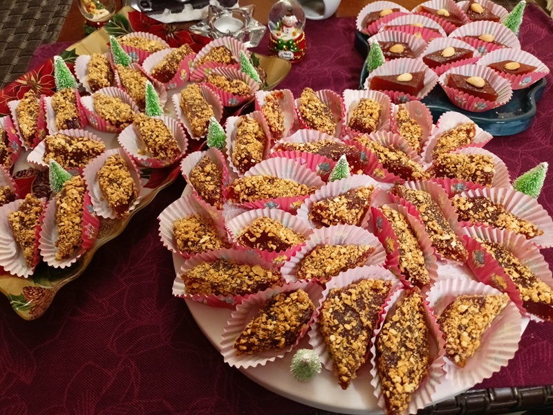 Kydonopasto with roasted almonds image